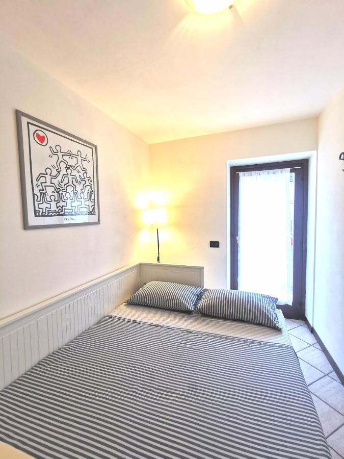 Old Town Apartment With Terrace - Live Love Lake Peschiera del Garda Exterior foto