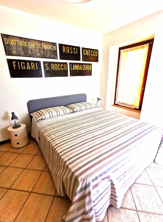 Old Town Apartment With Terrace - Live Love Lake Peschiera del Garda Exterior foto
