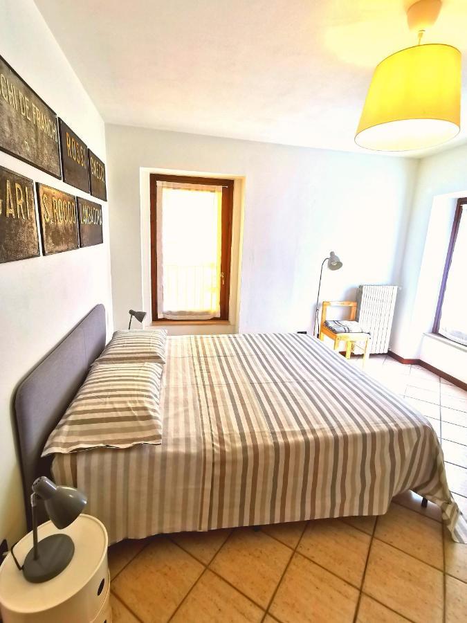 Old Town Apartment With Terrace - Live Love Lake Peschiera del Garda Exterior foto
