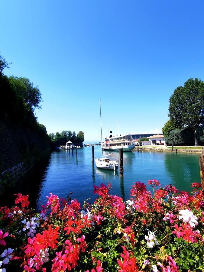 Old Town Apartment With Terrace - Live Love Lake Peschiera del Garda Exterior foto